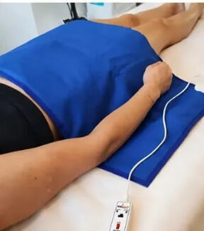 Sessão de terapia corporal com manta térmica